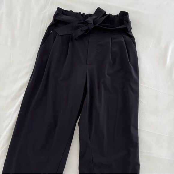 Athleta Skyline Paper bag Pants in Black, Size 4 NWOT - Picture 3 of 10